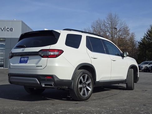 Used 2023 Honda Pilot Touring image 16