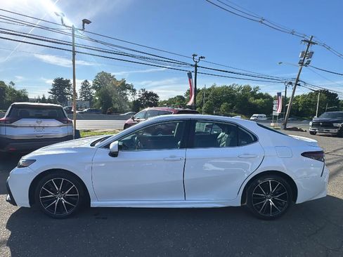 Used 2021 Toyota Camry SE FWD image 8