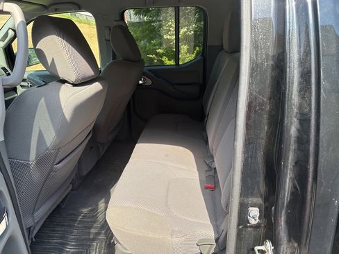 Used 2016 Nissan Frontier SV AWD/4WD image 12