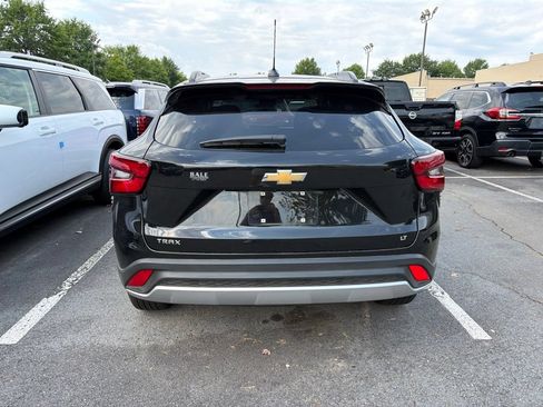 Used 2024 Chevrolet Trax LT FWD image 6