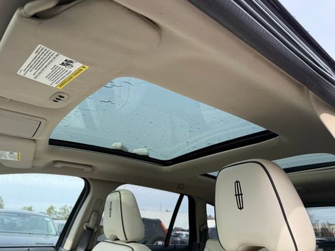 Used 2010 Lincoln MKX AWD image 8