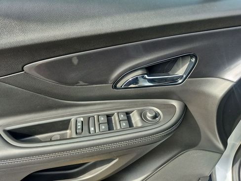 Used 2022 Buick Encore Preferred w/ Safety Package image 25