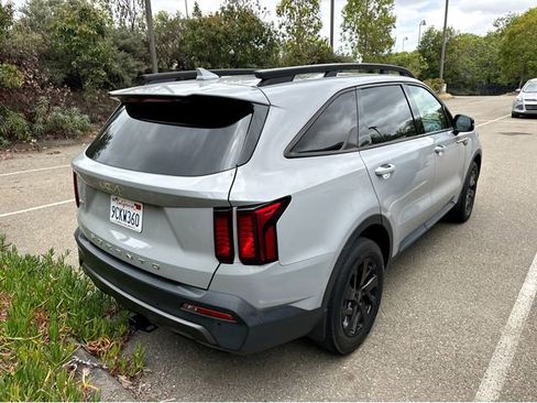 Used 2022 Kia Sorento S w/ Panoramic Sunroof Package AWD/4WD image 5