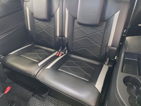 Used 2024 Volkswagen Atlas Peak Edition SEL image 21