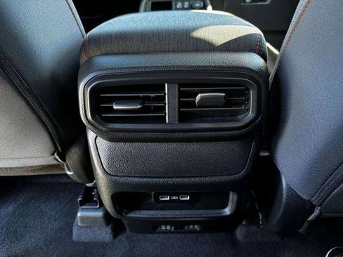 Used 2023 Honda Pilot Sport image 43