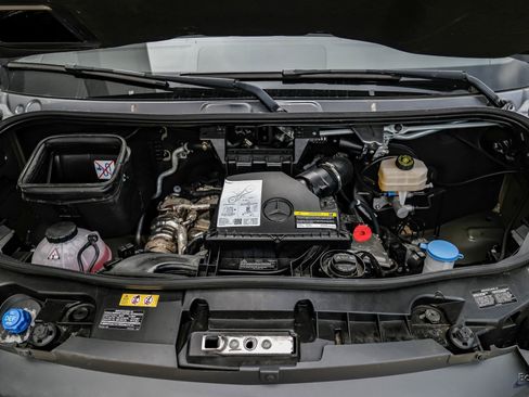 Used 2023 Mercedes-Benz Sprinter 3500 image 3