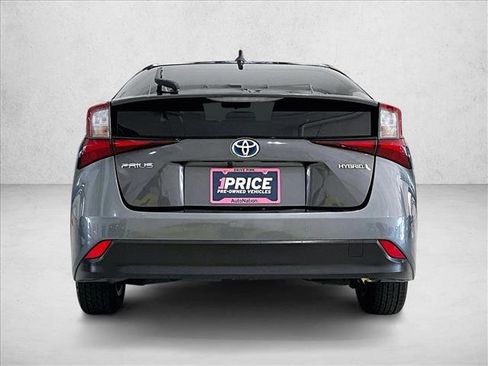 Used 2021 Toyota Prius LE FWD image 4