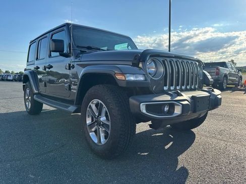 Used 2019 Jeep Wrangler Unlimited Sahara w/ Cold Weather Group AWD/4WD image 2
