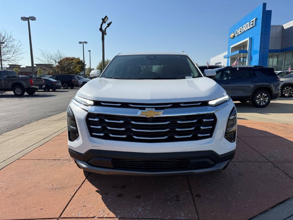 New 2027 Chevrolet Equinox LT FWD image 2