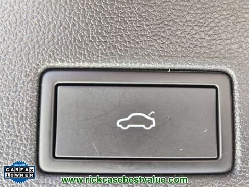 Used 2022 Volkswagen Tiguan SE w/ Panoramic Sunroof Package FWD image 15