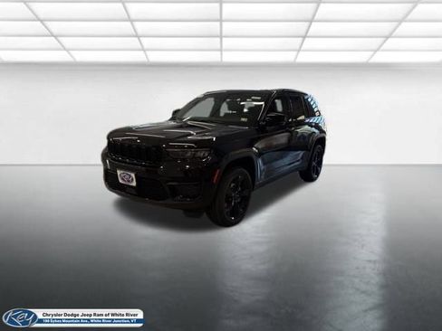 New 2025 Jeep Grand Cherokee Altitude image 1