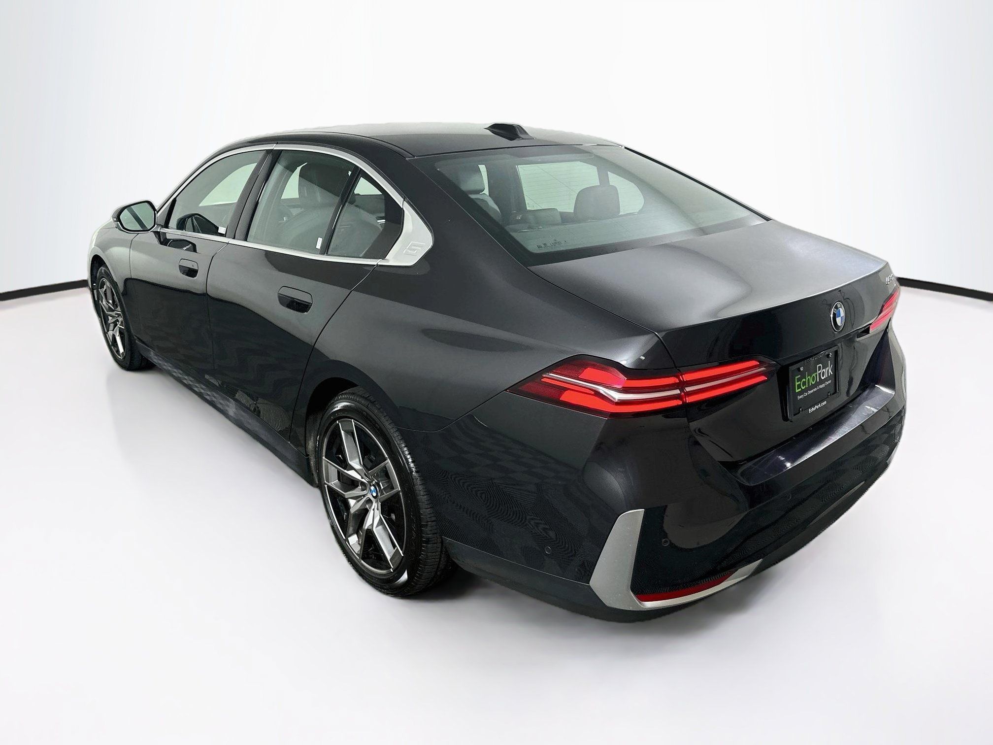 Used 2026 BMW 530i RWD image 5