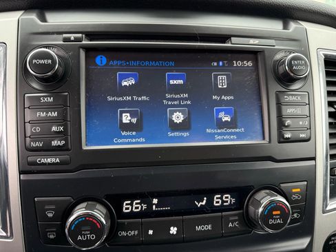 Used 2017 Nissan Titan SL image 19