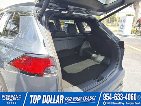Used 2023 Toyota Corolla Cross AWD Hybrid w/ Convenience Package image 30