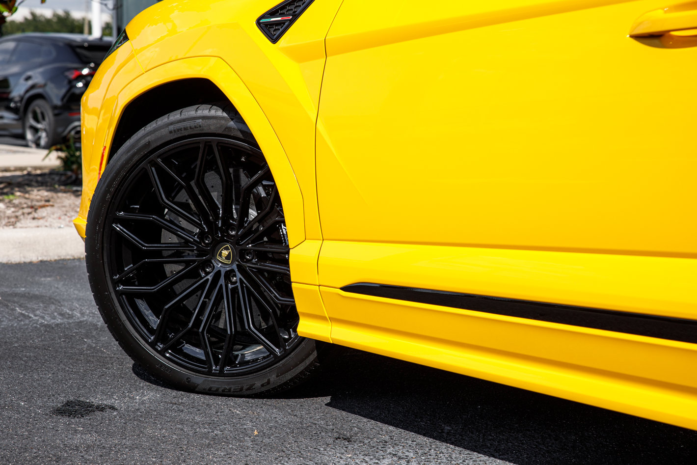 Used 2025 Lamborghini Urus S AWD/4WD image 12