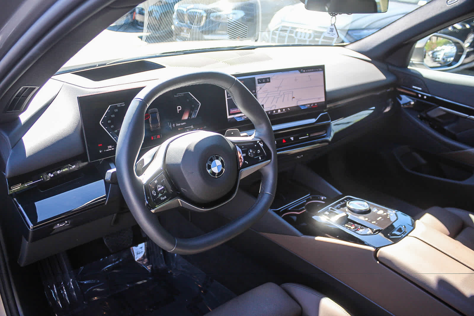 Used 2026 BMW 530i w/ Premium Package RWD image 17