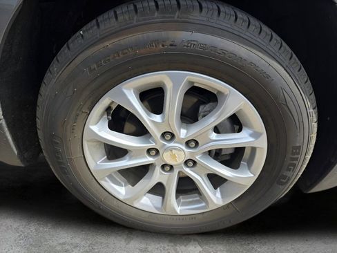 Used 2018 Chevrolet Equinox LT image 17