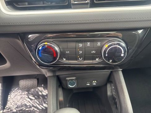 New 2026 Chevrolet TrailBlazer LT w/ LT Cold Weather Package FWD image 12