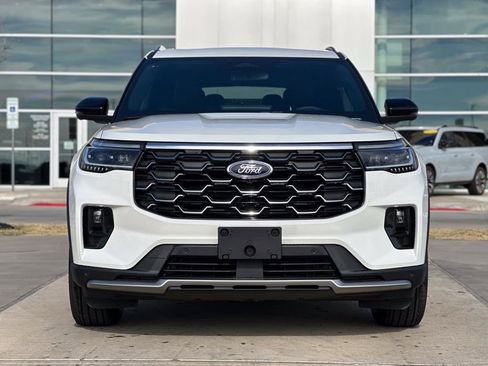 New 2026 Ford Explorer Platinum image 17