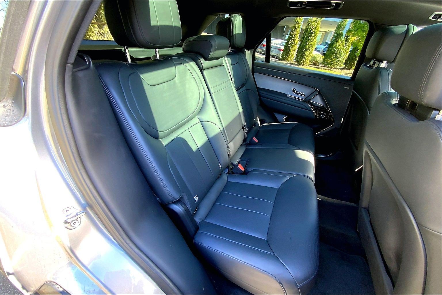 Used 2024 Land Rover Range Rover Sport SE AWD/4WD image 19