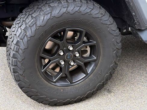 Used 2024 Jeep Wrangler Unlimited AWD/4WD image 5