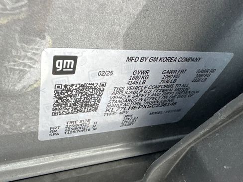 Used 2025 Chevrolet Trax LT w/ LT Convenience Package FWD image 30