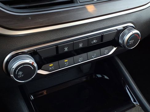 Used 2024 Nissan Altima 2.5 SV image 24