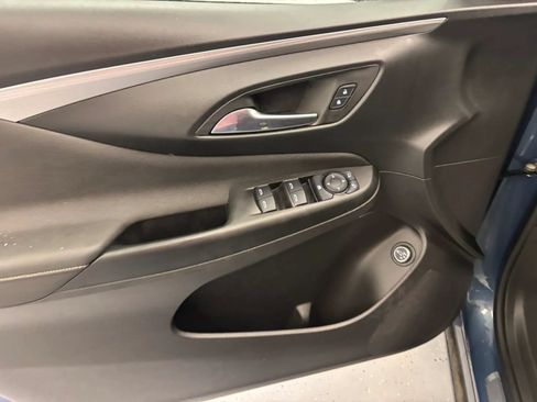 Used 2025 Buick Envista Avenir FWD image 55
