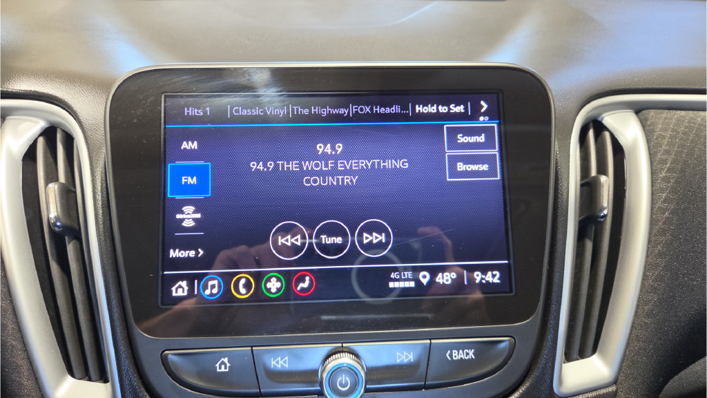 Used 2023 Chevrolet Malibu LT FWD image 30