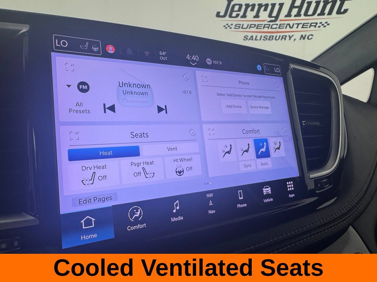 Used 2025 Chrysler Pacifica Limited FWD image 17