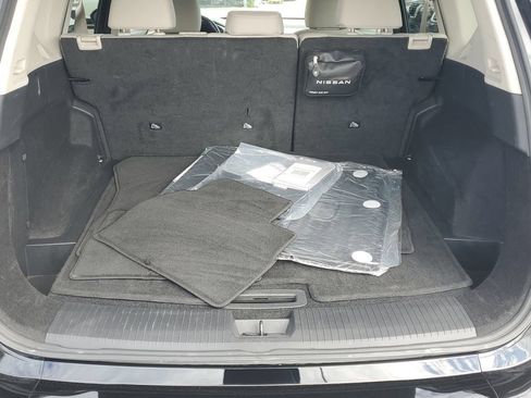 Certified 2025 Nissan Rogue SV FWD image 13