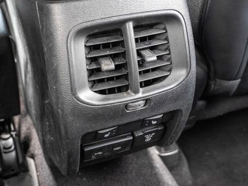 Used 2019 Jeep Cherokee Overland w/ Technology Group AWD/4WD image 56