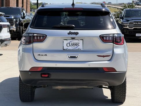 Used 2025 Jeep Compass Trailhawk AWD/4WD image 5
