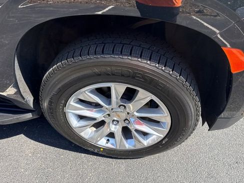 Used 2024 Chevrolet Suburban Premier AWD/4WD image 12