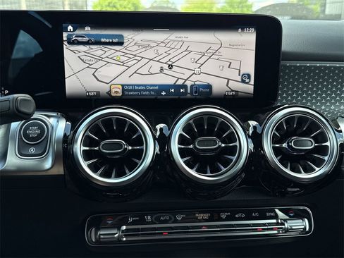 Certified 2025 Mercedes-Benz GLB 35 AMG 4MATIC image 27