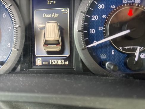 Used 2015 Toyota Sienna Limited image 3