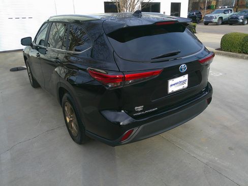 Used 2023 Toyota Highlander Bronze Edition image 13