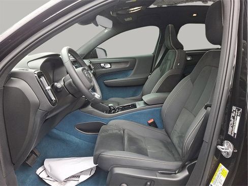 Certified 2023 Volvo C40 P8 Recharge Plus image 12