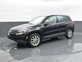 Used 2014 Volkswagen Tiguan SE image 1