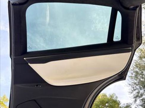 Used 2018 Tesla Model X 100D image 19