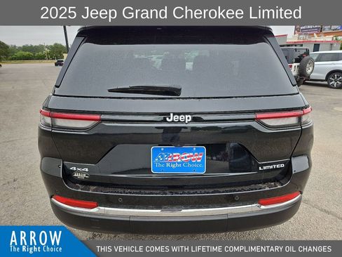 Used 2025 Jeep Grand Cherokee Limited AWD/4WD image 11