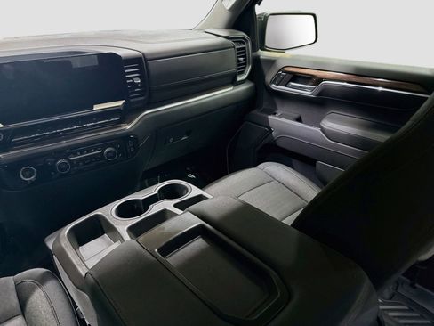Used 2023 Chevrolet Silverado 1500 LT AWD/4WD image 24