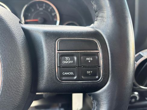 Used 2016 Jeep Wrangler Unlimited Sahara w/ Dual Top Group AWD/4WD image 18
