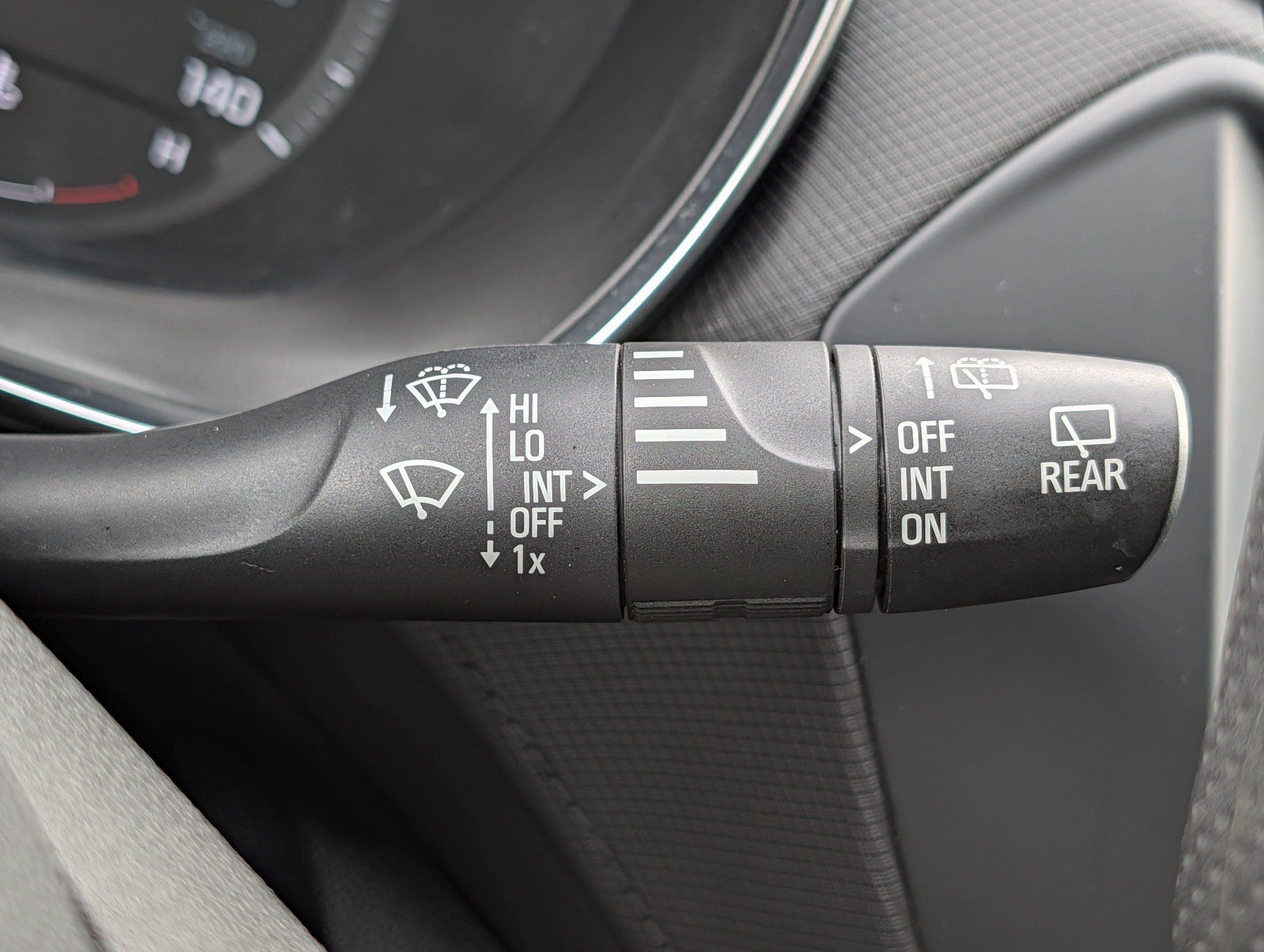 Used 2022 Chevrolet TrailBlazer LT FWD image 32