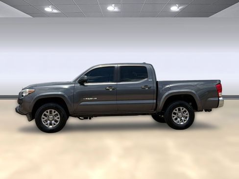 Used 2016 Toyota Tacoma SR5 w/ SR5 Appearance Package (SN) AWD/4WD image 2