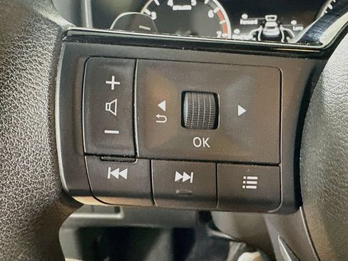 Used 2023 Nissan Rogue SV AWD/4WD image 22