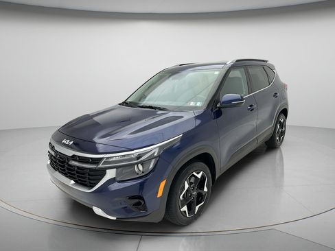 Used 2024 Kia Seltos EX AWD/4WD image 3