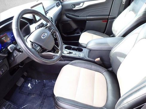 Used 2022 Ford Escape Titanium w/ Titanium Elite Package AWD/4WD image 12