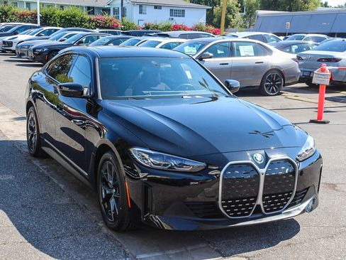 Used 2023 BMW i4 eDrive35 w/ Premium Package RWD image 4