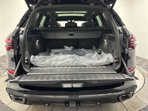 New 2026 BMW X5 xDrive50e w/ M Sport Package AWD/4WD image 21